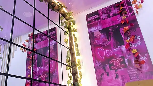 floraginette's cam snapshot