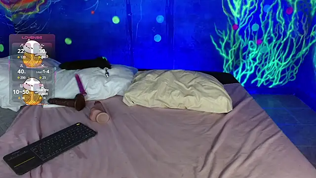 lucie_petite's cam snapshot