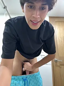 Cam_roos2 live sex cam