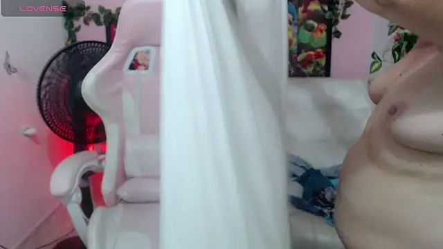 stepmother_105's cam snapshot