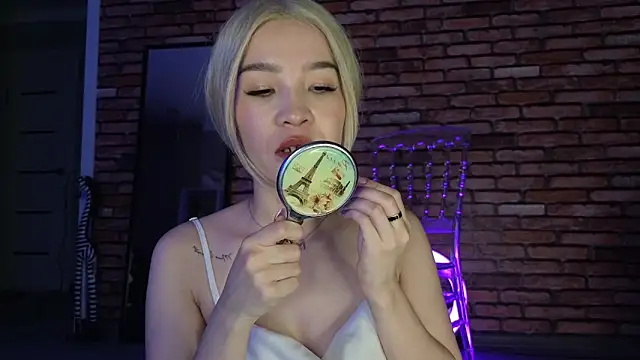 saya_li1's cam snapshot