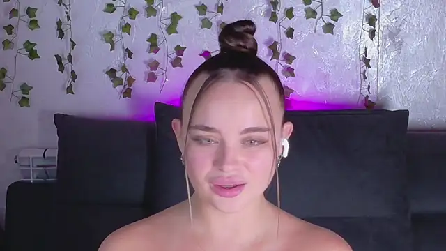 Starstormy live sex cam