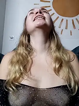 KisaVixen live sex cam