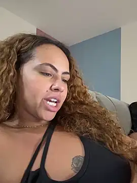 Chloe_Leaozinho live sex cam