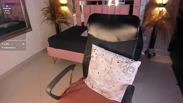 griselle_rousse's cam snapshot