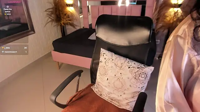 griselle_rousse's cam snapshot