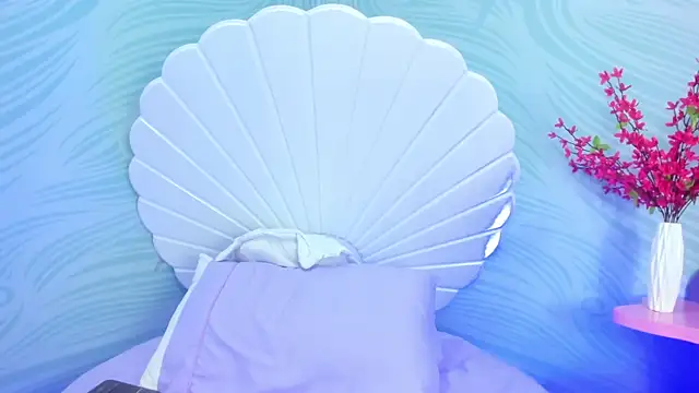 Briana_24's cam snapshot