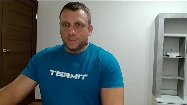 B-L-O-N-D's cam snapshot