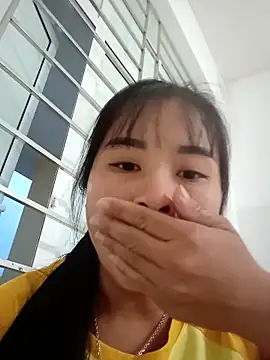 Squirrel-Pear's cam snapshot