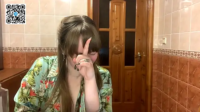 MaroonMoon_'s cam snapshot