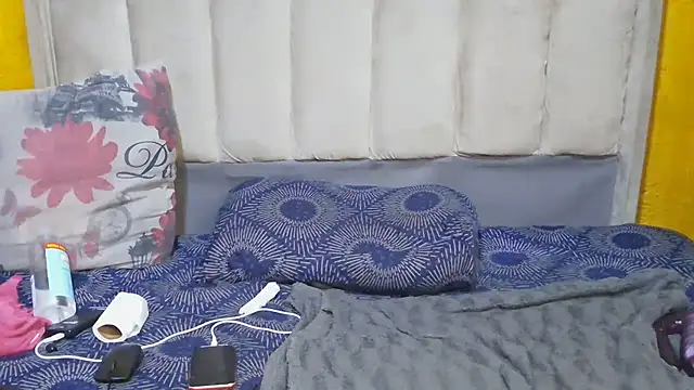 SexyBear012's cam snapshot