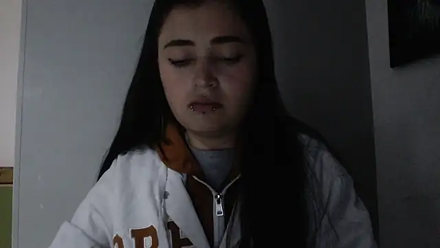 KittenMiss_'s cam snapshot