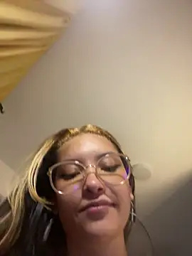 baby_lizy's cam snapshot