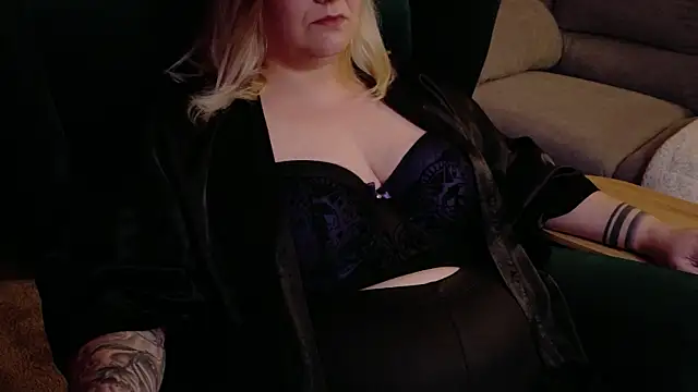 DominaSadique's cam snapshot