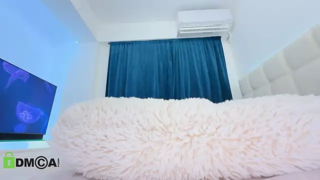 ScarlettAndTom's cam snapshot