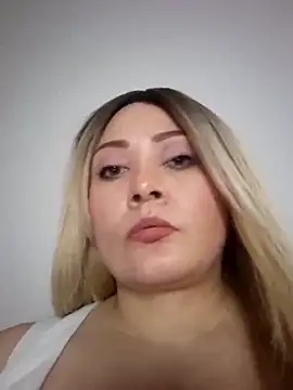 ELEINALONDON's cam snapshot