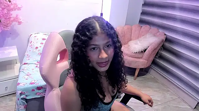 Mia_guitierrez's cam snapshot