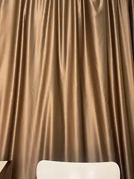 Polli_Kiss live sex cam