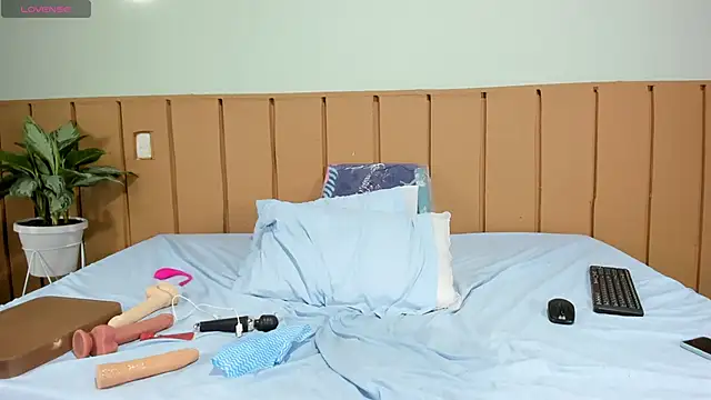 Ally_blonde's cam snapshot