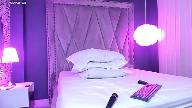 Pamela_Johnsonn's cam snapshot