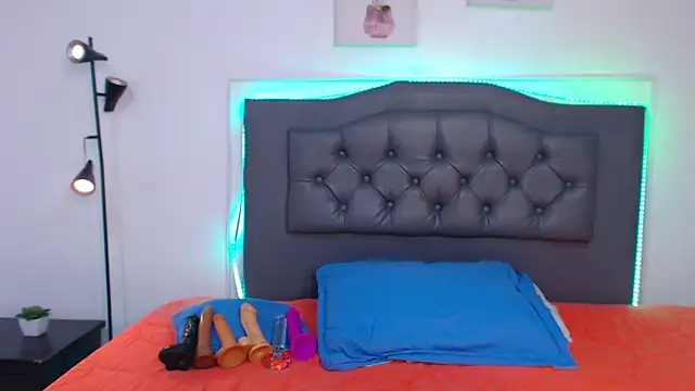 candy_lux_'s cam snapshot