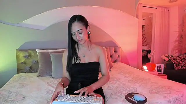 Elizabeth_clark_'s cam snapshot