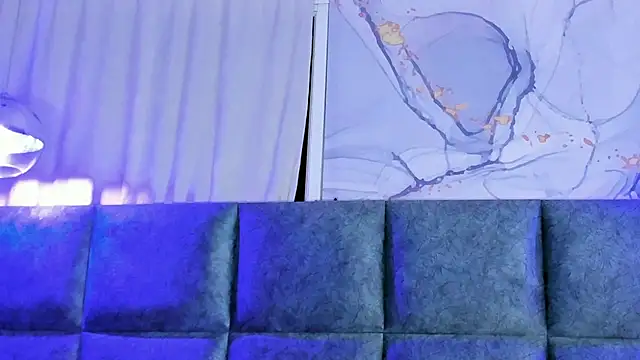 MelaniieRoux's cam snapshot