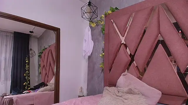 viollettaa_'s cam snapshot