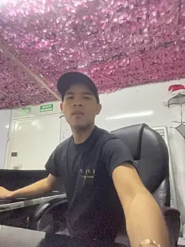 Eithan_Walt live sex cam