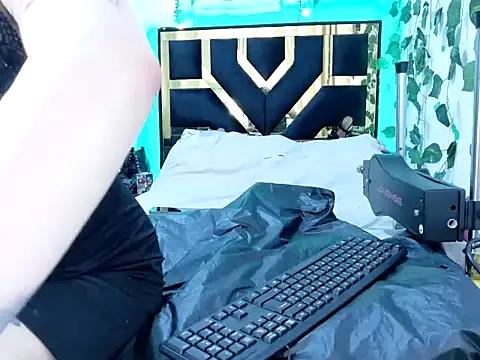 lucywhite13's cam snapshot