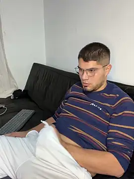 mirallesandbig live sex cam