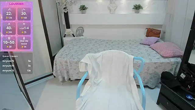 LyraFrost1's cam snapshot