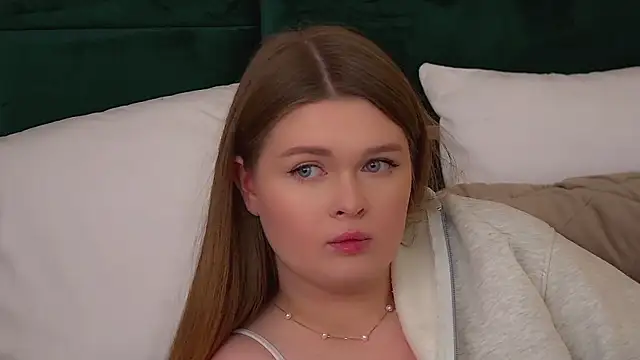 CrystalLyons's cam snapshot