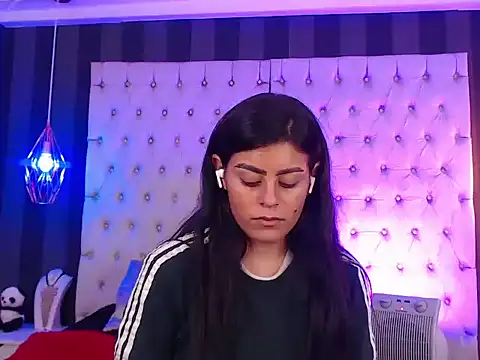 Camile_Petite's cam snapshot