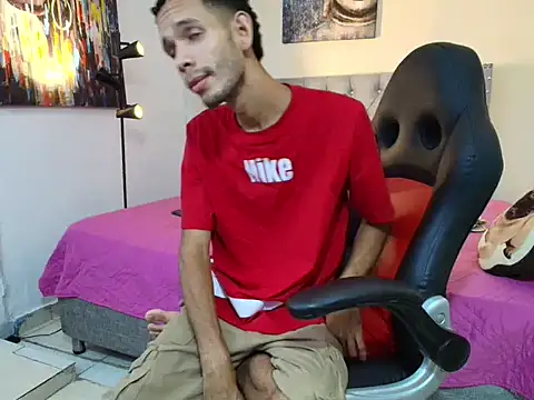 tonny_23cm_'s cam snapshot