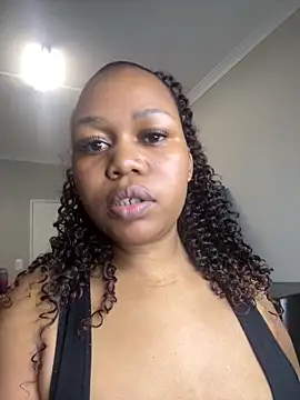 GoldenAss07's cam snapshot