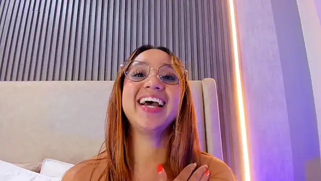 MelanieRoah's cam snapshot