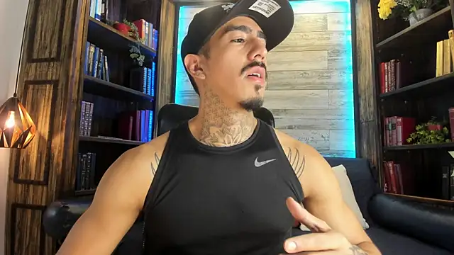 Donovan_Desmond's cam snapshot