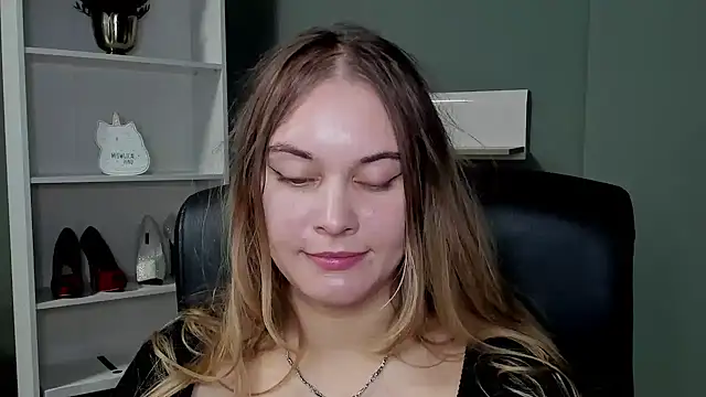 kitty_valeria's cam snapshot