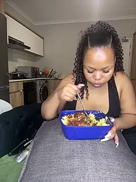 GoldenAss07's cam snapshot