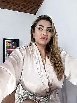 Lara_Milf__'s cam snapshot