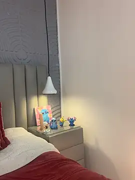 eviegothel_'s cam snapshot