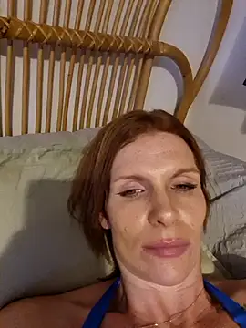 RedheadBeautt's cam snapshot