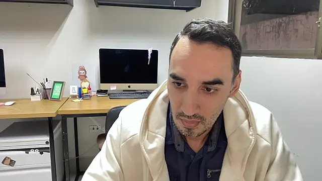 KenazBoy's cam snapshot