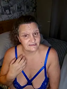 MissQueenBeex's cam snapshot