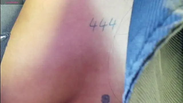 Cristal_DIM's cam snapshot