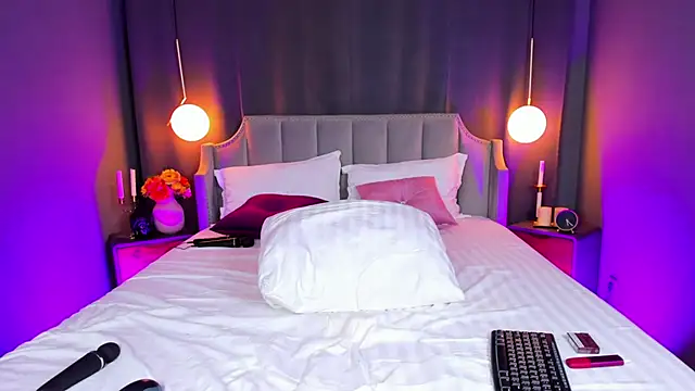 AdoraLynn live sex cam