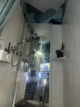 HandyBro live sex cam