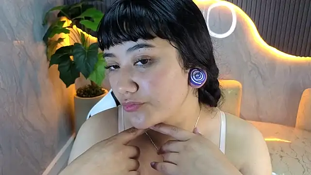 ivonny_vixen_tp's cam snapshot