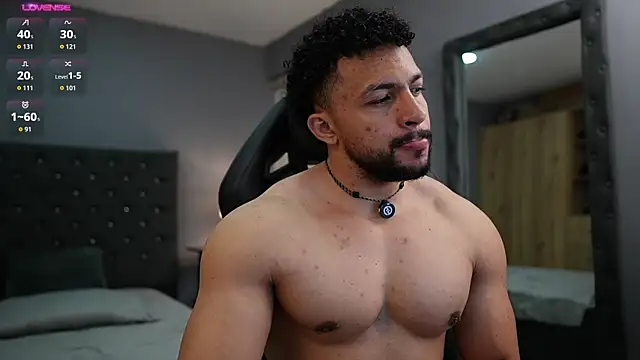 LoganMartinX's cam snapshot